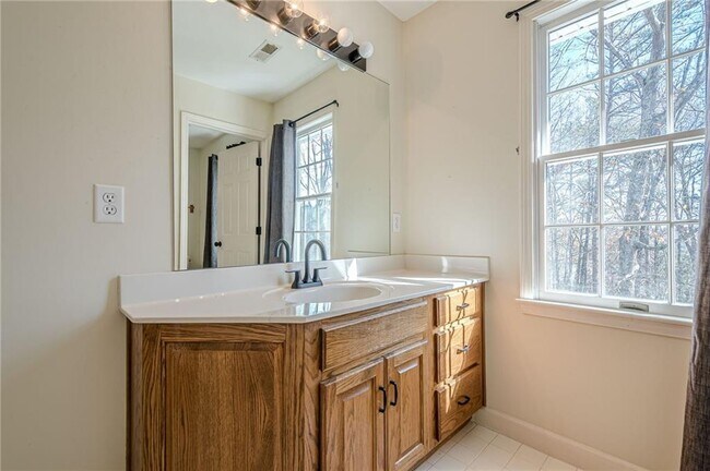 Building Photo - 34 Johnston Row NW