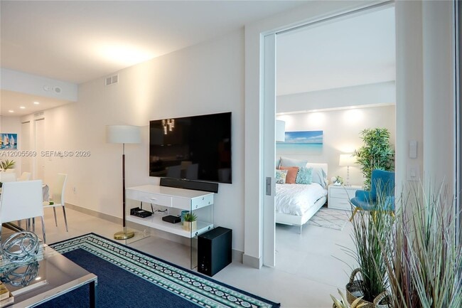 Building Photo - 650 NE 32nd St