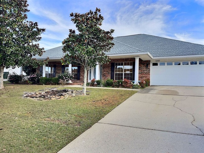 Primary Photo - 4-BD, 3-BA Brick Home North of I10 in Bilo...