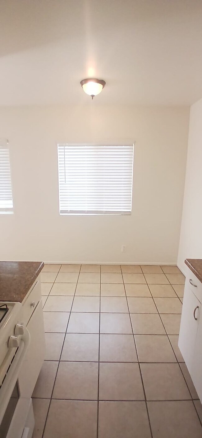 Building Photo - 2014 Castleberry Ln