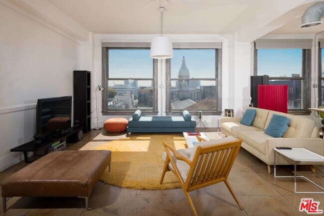 Primary Photo - 108 W 2nd St