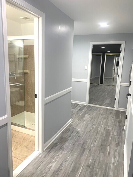 Hallway to BA/Rm #2 - 14717 Calvary Pl