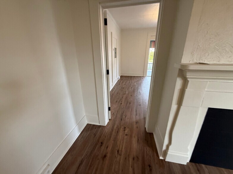 Building Photo - 1051 Elk St