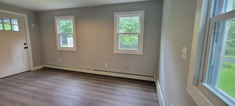 Building Photo - 128 Cole Bank Rd