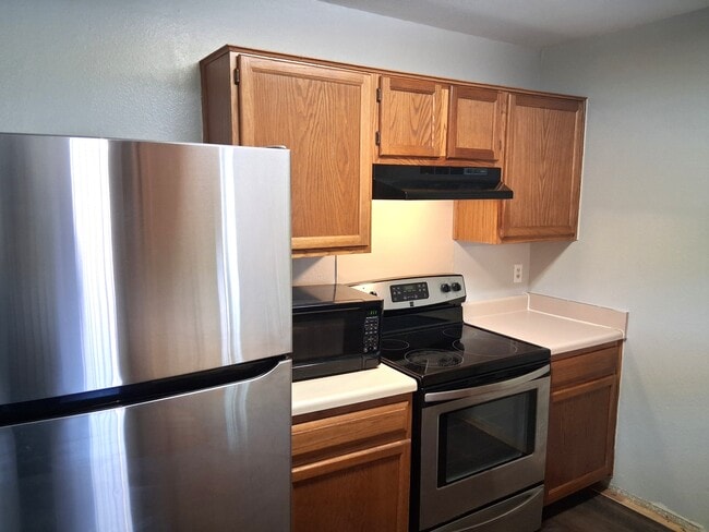 Building Photo - 4914 Parkwood Dr