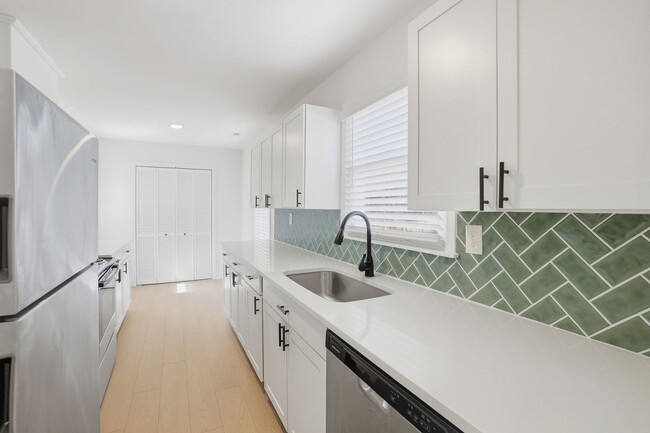 Building Photo - Beautifully Renovated 3-Bedroom with Fenced in Yard
