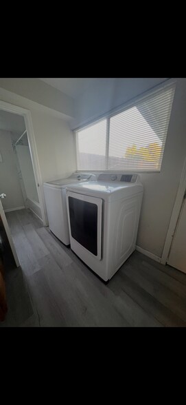 Washer dryer hookup - 1403 E Monte Vista Ave