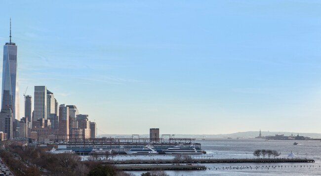 Building Photo - 75 Horatio St