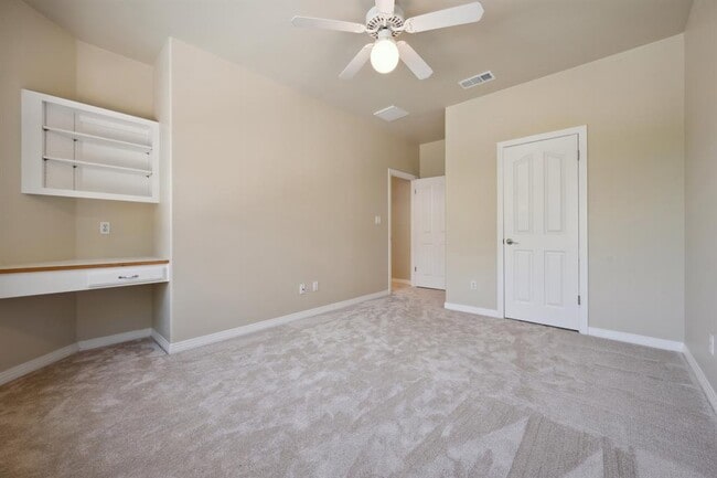 Building Photo - 9907 Spicewood Mesa