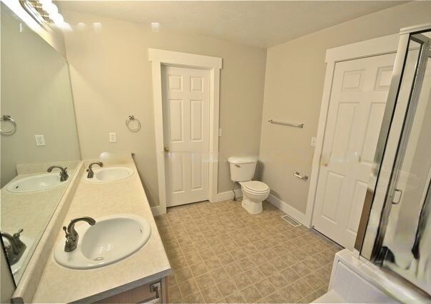 Building Photo - 10912 Poplar Brook Pl