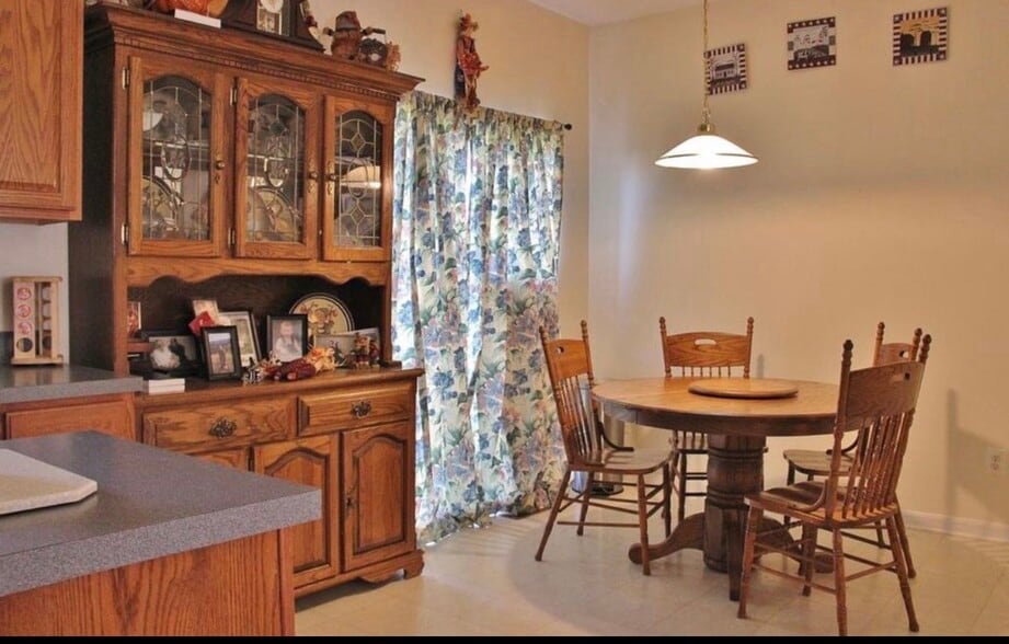 Building Photo - 3704 Armory Ln