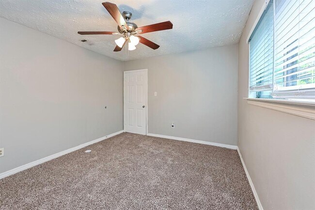 Building Photo - 8519 Avington Rd