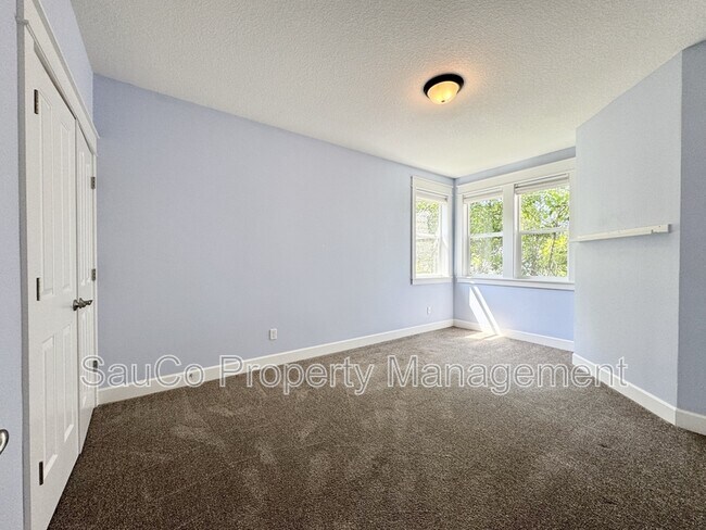 Building Photo - 13257 SW Maplecrest Ct