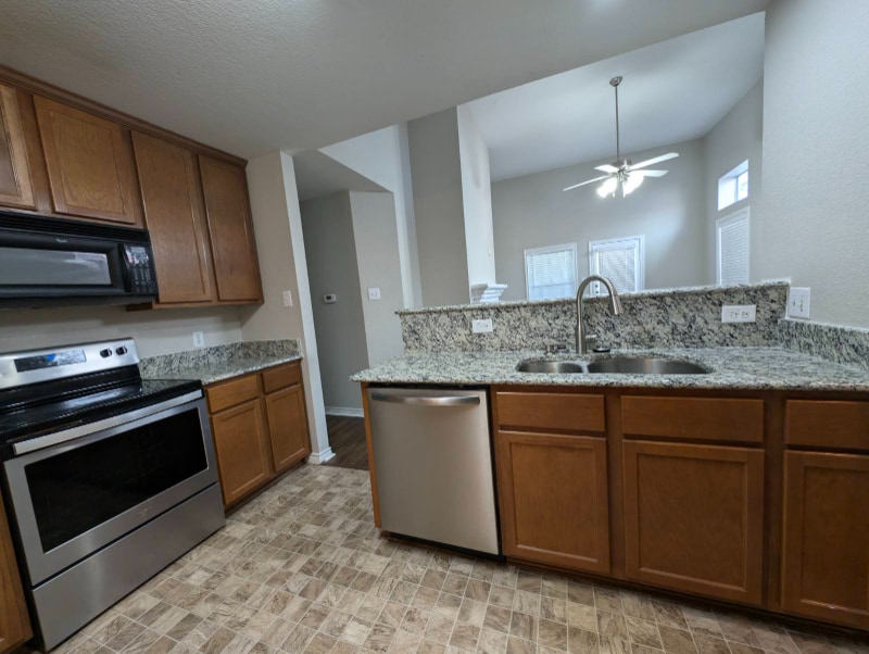 Building Photo - 8915 Wild Rose Ln
