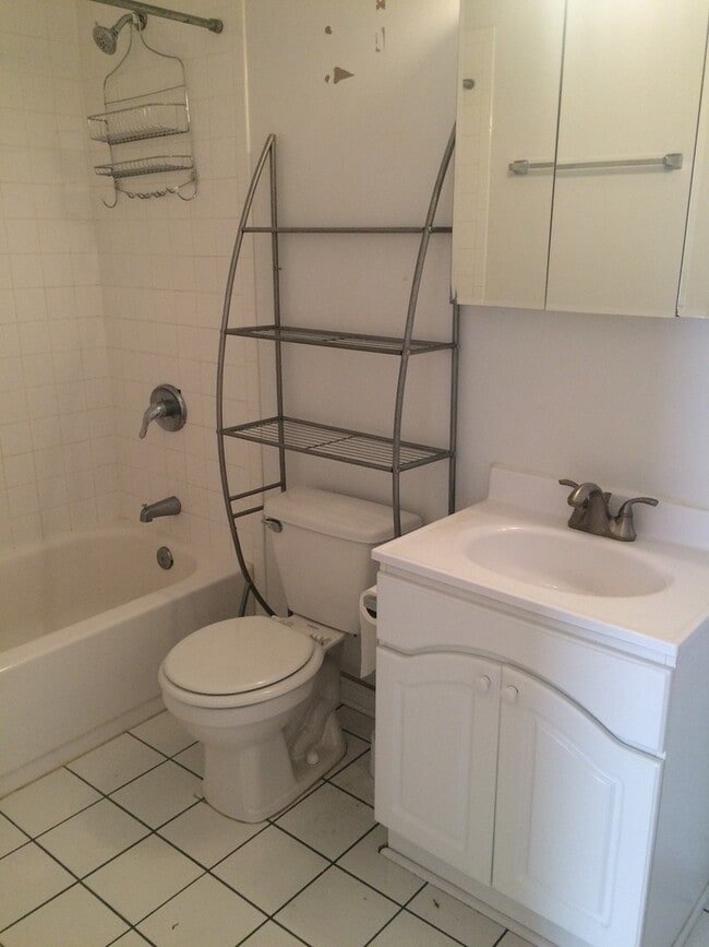 Building Photo - 1318 N Cleaver St