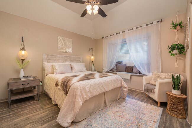 Building Photo - 20415 Linden Tree Dr