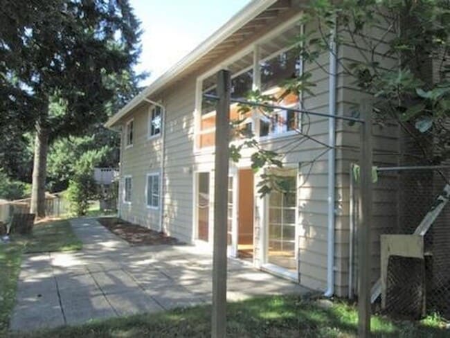 Building Photo - 533 157th Ave SE