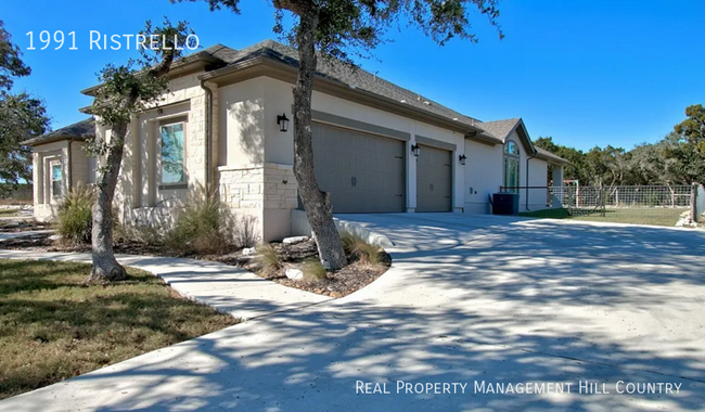 Building Photo - Laxy River, Vintage Oaks, Immaculate Home!