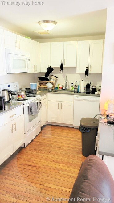 Building Photo - 134 Summer St