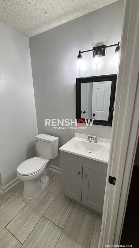 Building Photo - 1532 Silver St