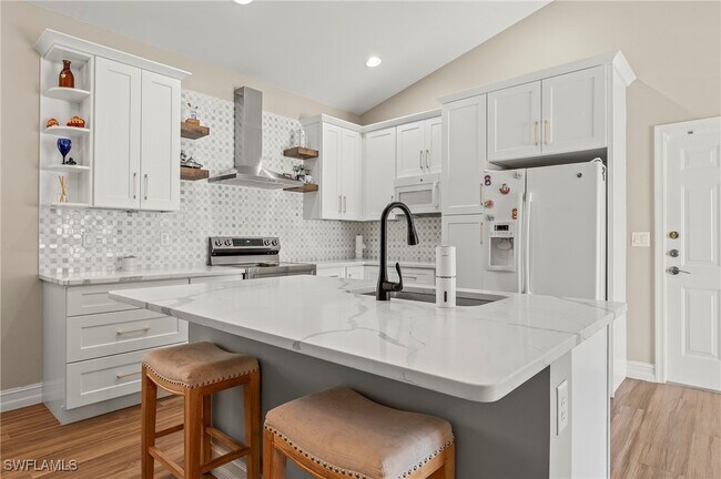 Building Photo - 391 Pindo Palm Dr