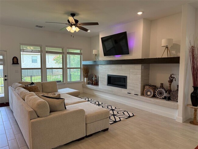 Primary Photo - 5321 Texas Bluebell Dr