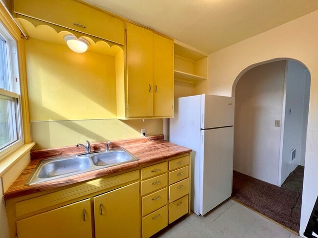 Building Photo - c1522