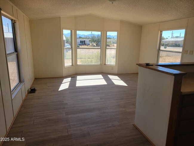 Building Photo - 2548 N Calle Tercero