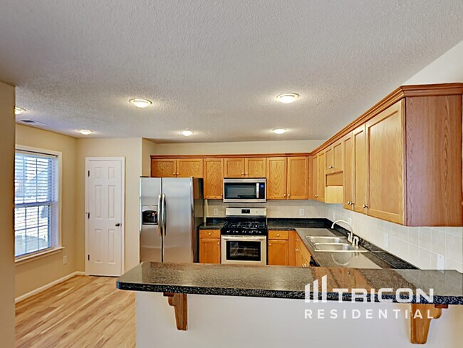 Building Photo - 102 Providence Run