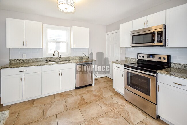 Building Photo - 3116 Ruckle St