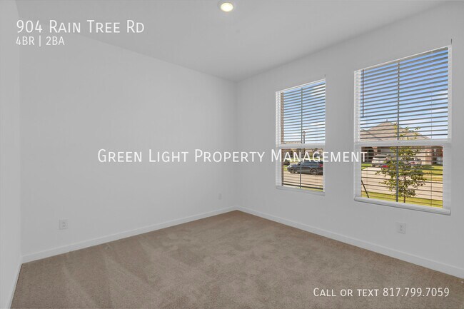 Building Photo - 904 Raintree Rd