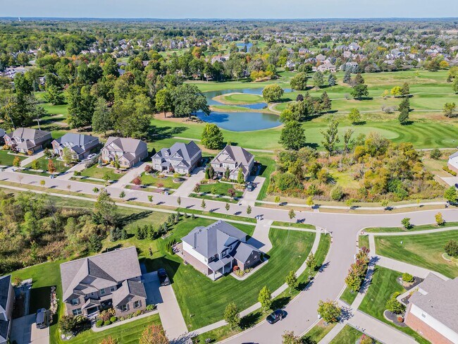 Building Photo - AVAILABLE NOW! Stunning South Lyon Home wi...