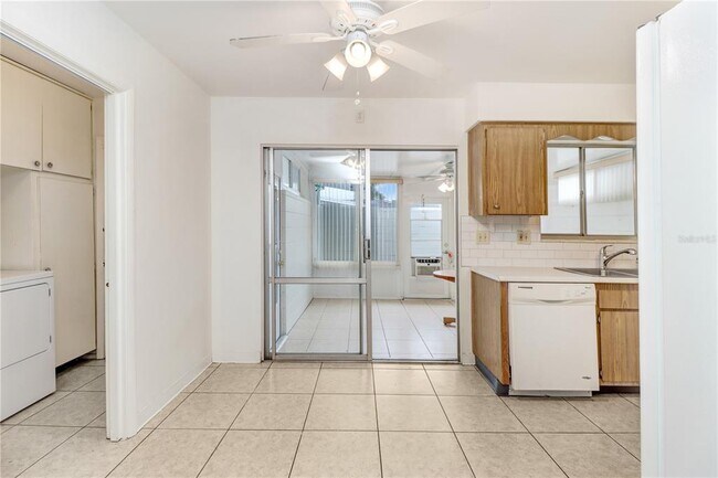Building Photo - 1309 Warwick Ct