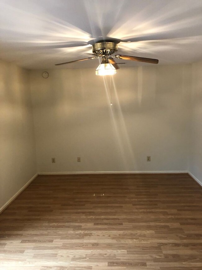 Building Photo - Great 3BR/2BA Townhouse in Mill Creek