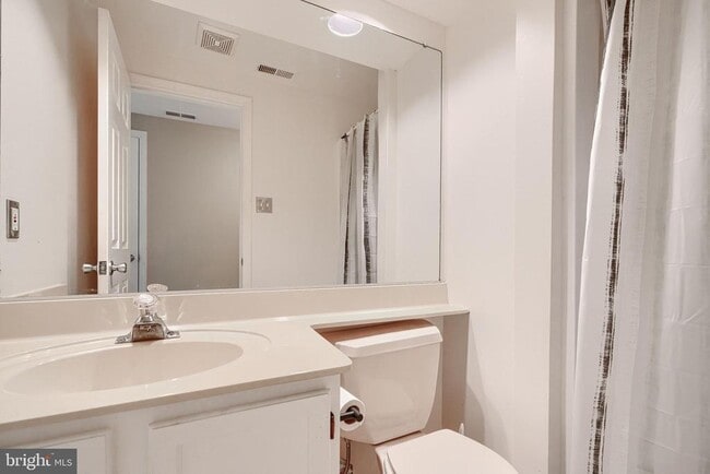 Building Photo - 309 Overlea Pl