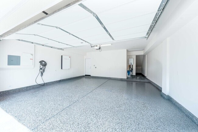 Building Photo - 232 Junco