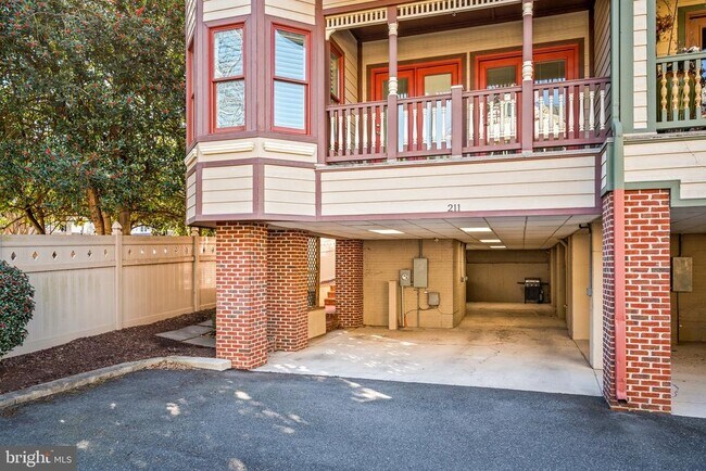 Building Photo - 211 Mill St