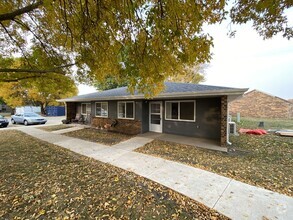 Building Photo - Spencer Manor Apartments