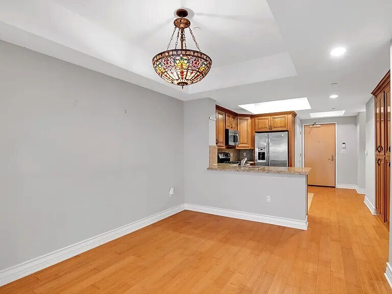 Building Photo - 1530 S Centinela Ave