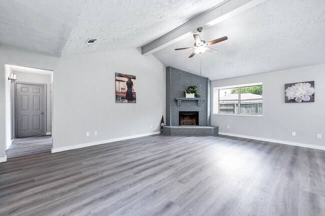 Building Photo - 8434 Quailcrest Dr