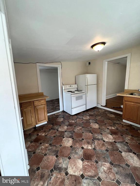 Building Photo - 204 W Washington St