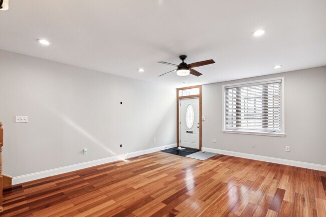 Building Photo - 1717 Annin St