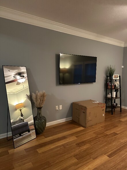 Building Photo - 2004 Westchester Ridge NE