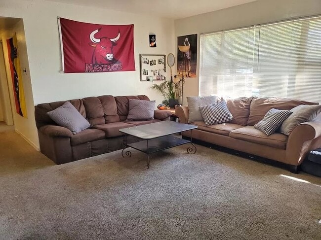 Building Photo - 1354 Mesa Ave