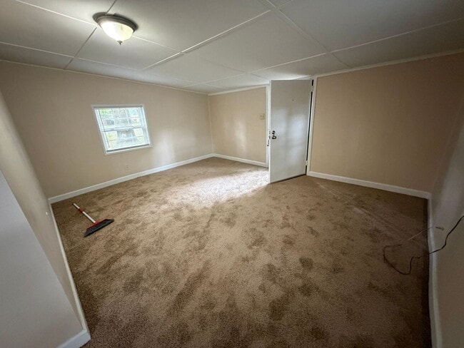Building Photo - One Bedroom Home