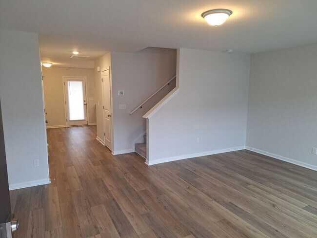 Building Photo - MOVE IN SPECIAL!!! Fabulous New Townhouse in Columbia SC!