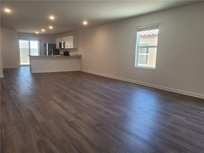 Building Photo - 2365 Tapatio Dr
