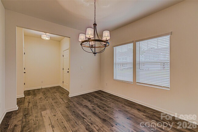 Building Photo - 4020 Beacon Ave