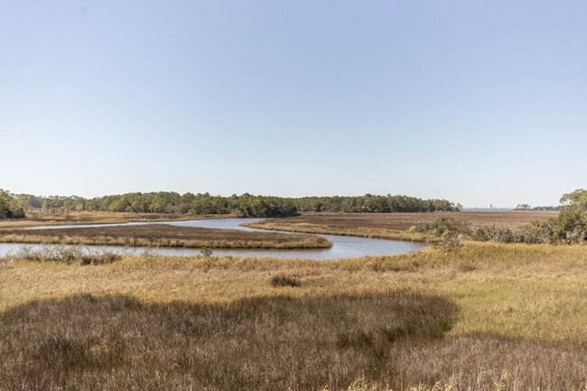 Building Photo - OCEAN SPRINGS SCHOOL DISTRICT WONDERFUL WA...