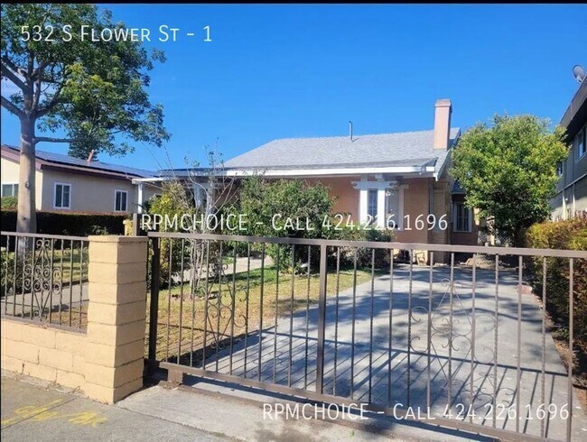 Building Photo - 532 S Flower St